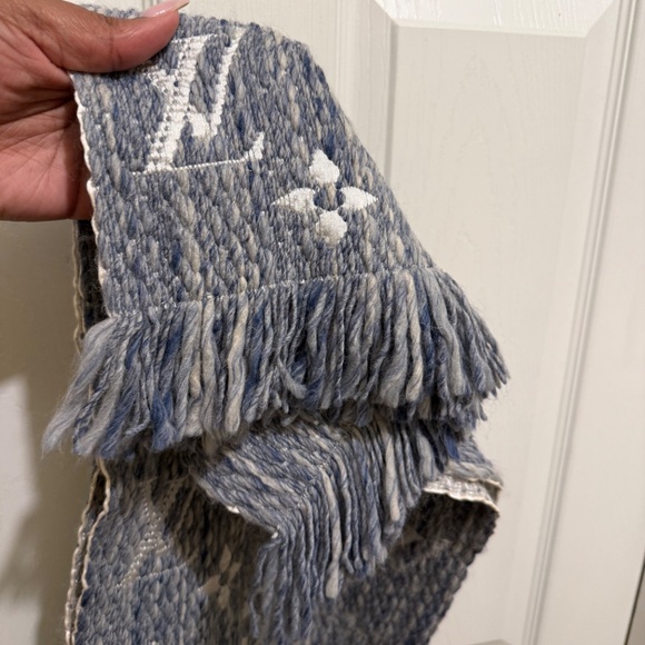 Louis Vuitton Wool Silk Logomania Scarf Denim Bleu - Picture 3 of 5